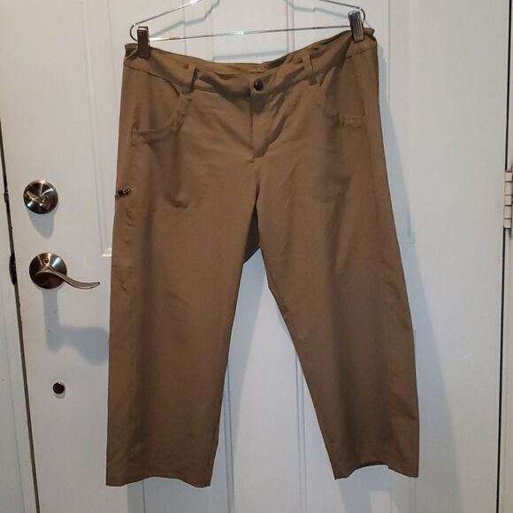 Patagonia Lightweight Cropped Hiking Pants 14 - Picture 1 of 7